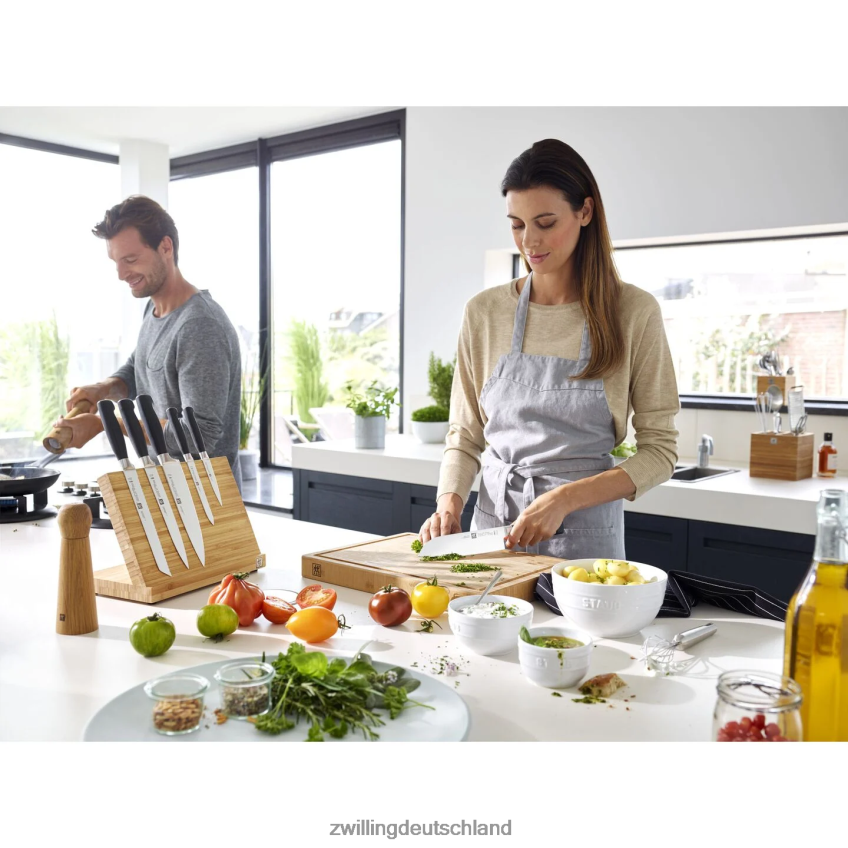 Besteck Zwilling Vier-Sterne-Vorbereitungsmesser, 5,5 Zoll, gezahnte Schneide 484N62418 - Zwilling Deutschland